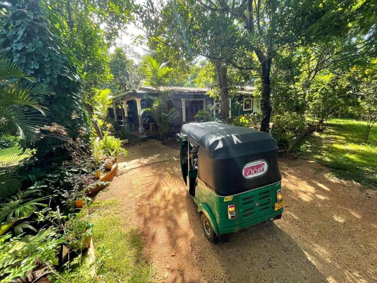 Thilina Homestay Sigirîya Extérieur photo