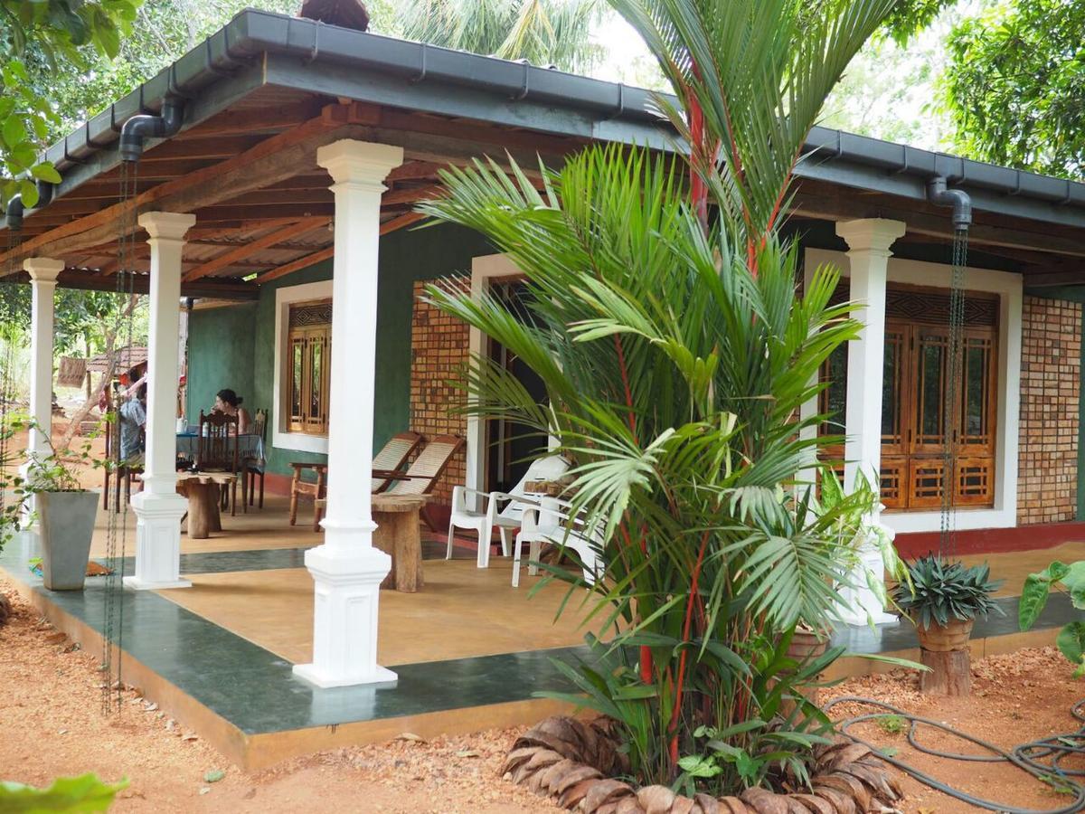 Thilina Homestay Sigirîya Extérieur photo
